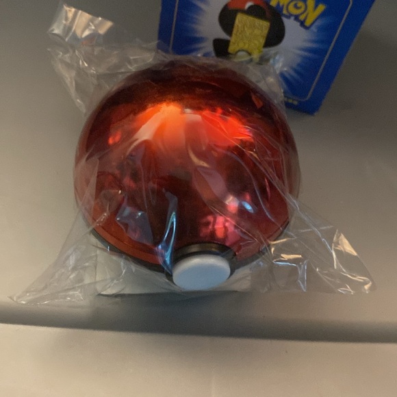 1999 MEWTWO 23K GOLD-PLATED TRADING CARD in box - Picture 6 of 7